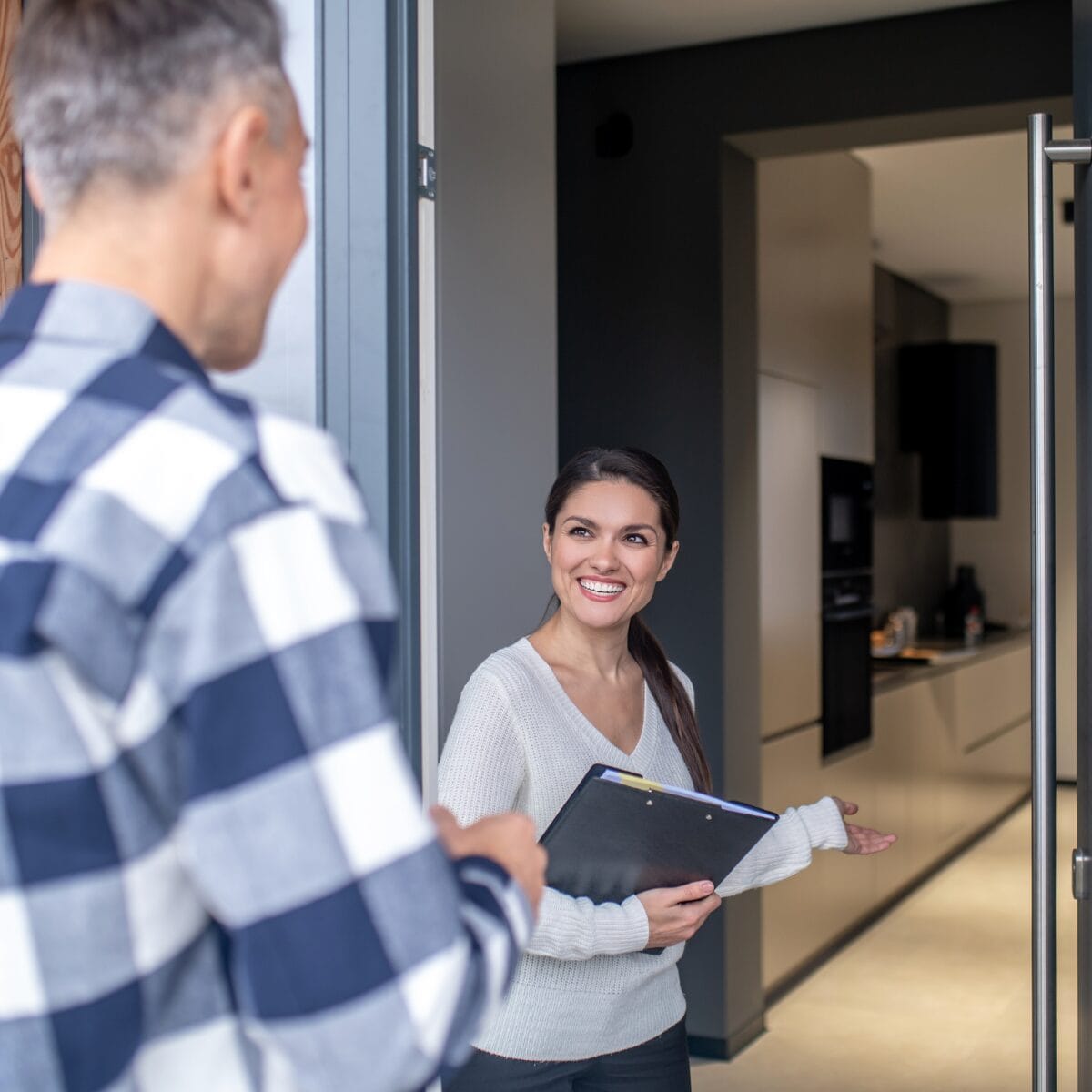 Short-Term Rentals in Alberta Condos: Rules, Risks, and What Boards Can Do 